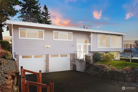 21036 4th Ave S, Des Moines, WA 98198