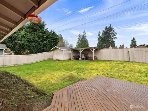 Exterior - 12432 46th Dr SE, Everett, WA 98208 photo 2 of 5