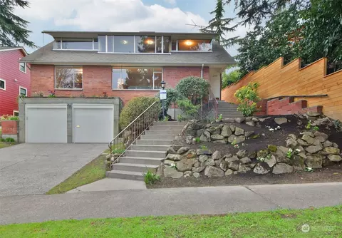 5709 36th Ave NE, Seattle, WA 98105