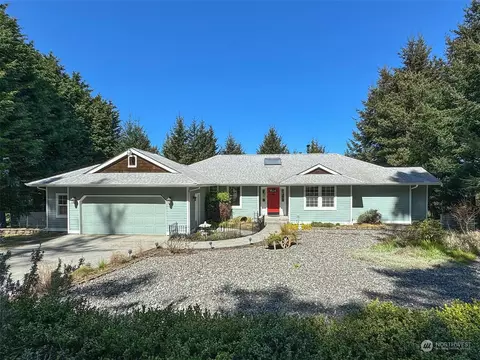 110 Henkes Rd, Sequim, WA 98382