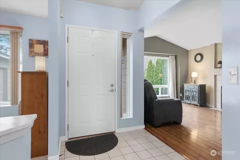 Entry Way - 309 Garland Pl, Enumclaw, WA 98022 photo 1 of 1