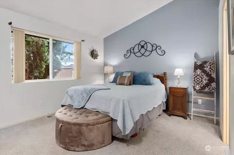 Bedroom - 309 Garland Pl, Enumclaw, WA 98022 photo 4 of 5