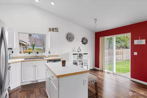 Kitchen - 309 Garland Pl, Enumclaw, WA 98022 photo 1 of 5
