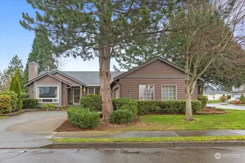Exterior - 309 Garland Pl, Enumclaw, WA 98022 photo 2 of 12