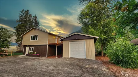 313 Cottlers Ln, Morton, WA 98356