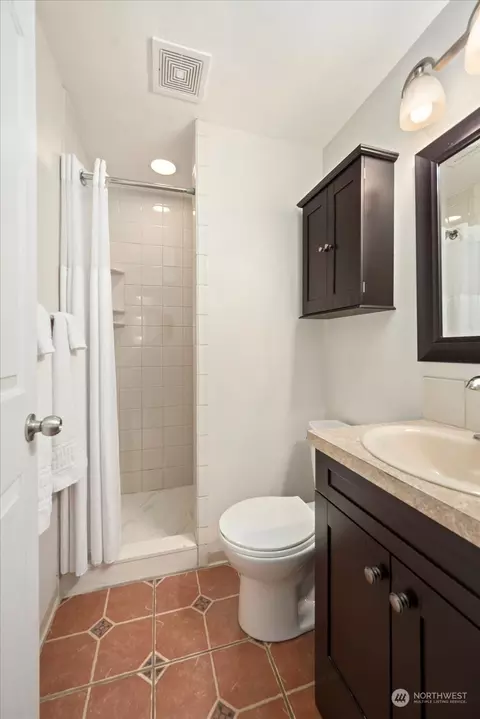 Bath - 1010 Francis Ave, Walla Walla, WA 99362 photo 3 of 3
