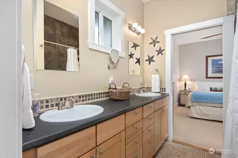Bath - 1010 Francis Ave, Walla Walla, WA 99362 photo 1 of 3