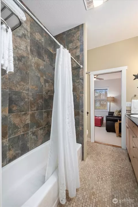 Bath - 1010 Francis Ave, Walla Walla, WA 99362 photo 2 of 3