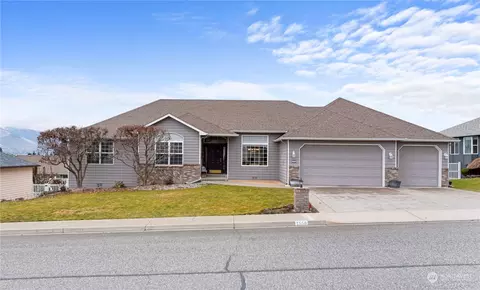1556 Holly Ln, East Wenatchee, WA 98802