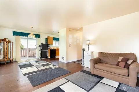 2806 Leonard Dr, Everett, WA 98201 photo 5