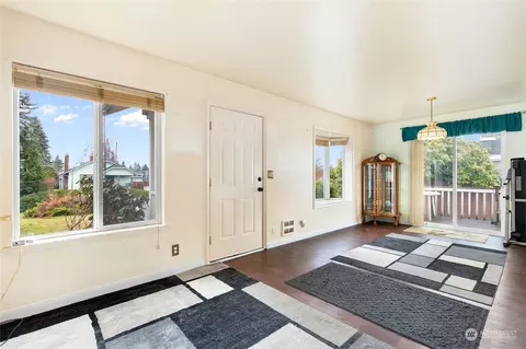 2806 Leonard Dr, Everett, WA 98201 photo 3