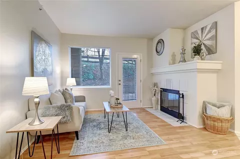 Living - 15300 112th Ave NE #C106, Bothell, WA 98011 photo 4 of 5