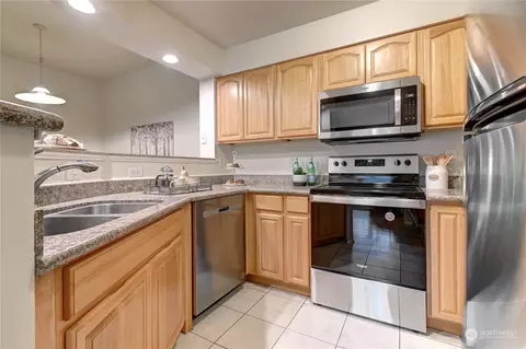 Kitchen - 15300 112th Ave NE #C106, Bothell, WA 98011 photo 1 of 3