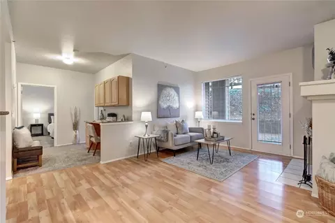 Living - 15300 112th Ave NE #C106, Bothell, WA 98011 photo 1 of 5