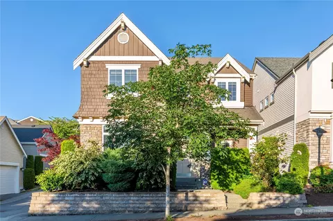 2416 NE Davis Loop, Issaquah, WA 98029