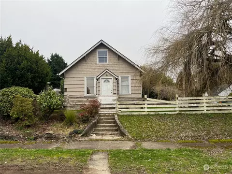702 E 48th St, Tacoma, WA 98404