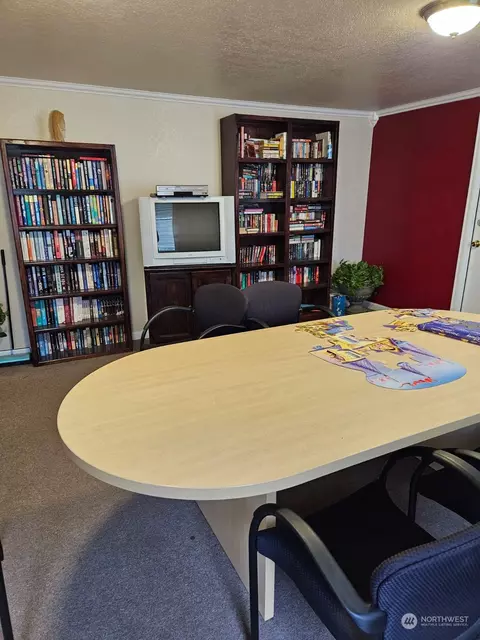Dining - 12600 4th Ave W #9D, Everett, WA 98204 photo 1 of 1