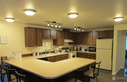 Kitchen - 12600 4th Ave W #9D, Everett, WA 98204 photo 3 of 4