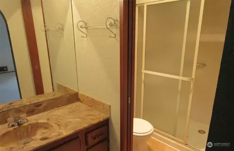 Bath - 12600 4th Ave W #9D, Everett, WA 98204 photo 1 of 3
