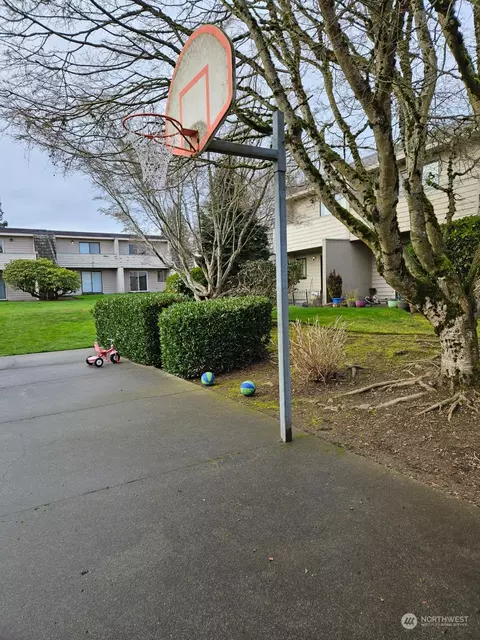 Exterior - 12600 4th Ave W #9D, Everett, WA 98204 photo 8 of 8