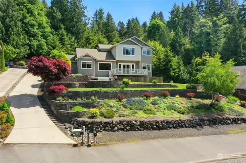 6036 Pahrmann Pl NW, Bremerton, WA 98311
