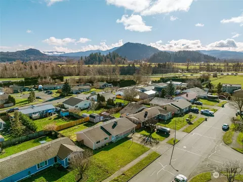 View/Area - 433 Harmony Ln, Enumclaw, WA 98022 photo 2 of 10