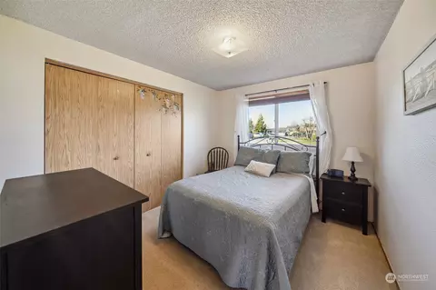 Bedroom - 433 Harmony Ln, Enumclaw, WA 98022 photo 1 of 4