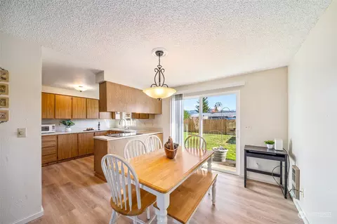 Dining - 433 Harmony Ln, Enumclaw, WA 98022 photo 2 of 2