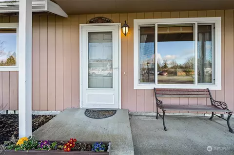 Exterior - 433 Harmony Ln, Enumclaw, WA 98022 photo 2 of 5
