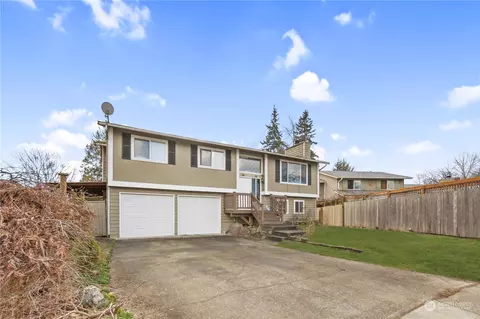 Exterior - 832 117th St SW, Everett, WA 98204 photo 2 of 9
