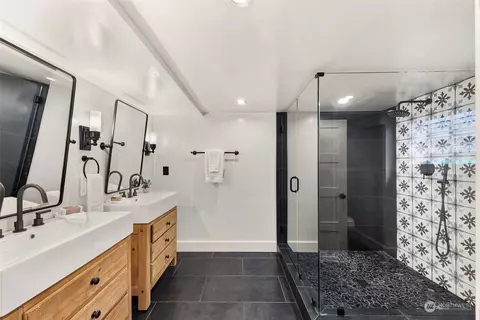 Bath - 2720 E Roy St, Seattle, WA 98112 photo 2 of 2