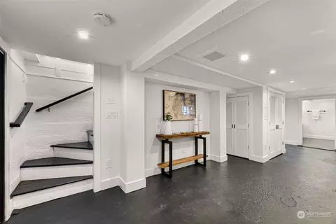 Entry Way - 2720 E Roy St, Seattle, WA 98112 photo 3 of 4
