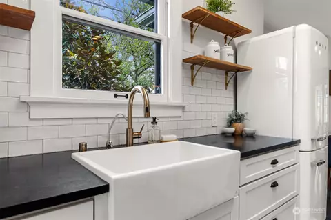 Other - 2720 E Roy St, Seattle, WA 98112 photo 3 of 5