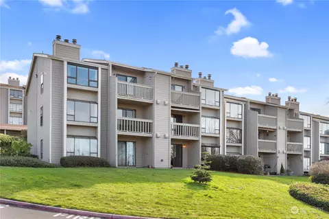 1301 S Puget Dr #A17, Renton, WA 98055