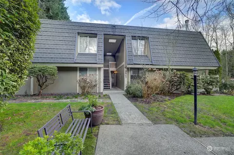 9807 NE 124th St #207, Kirkland, WA 98034