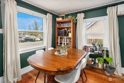 Dining - 706 Harrison St, Sumner, WA 98390 photo 1 of 1