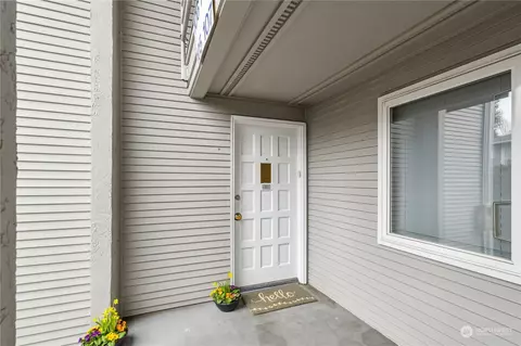 17302 NE 45th St #105, Redmond, WA 98052