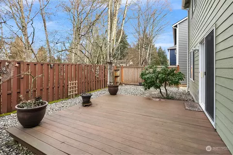 Exterior - 2001 98th St SE, Everett, WA 98208 photo 3 of 5