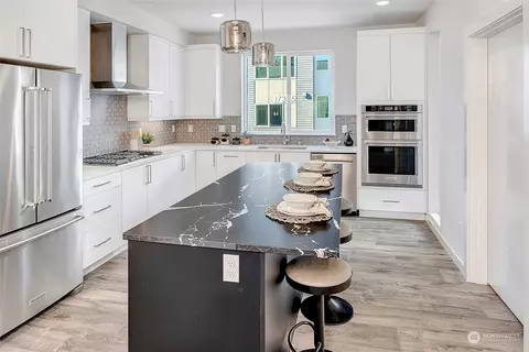 Kitchen - 8911 NE 173rd Pl #B, Bothell, WA 98011 photo 1 of 5