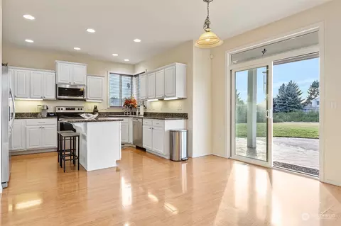 Kitchen - 21512 46th Ave E, Spanaway, WA 98387 photo 6 of 6