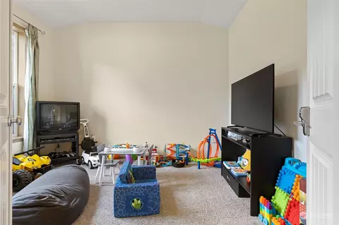Bedroom - 21512 46th Ave E, Spanaway, WA 98387 photo 2 of 5