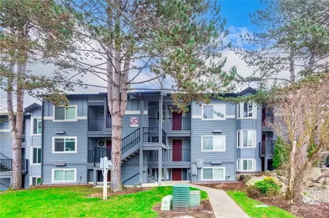 11114 NE 125th Ln #G327, Kirkland, WA 98034