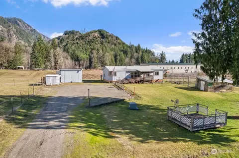 110 Pepper Ridge Rd, Glenoma, WA 98336