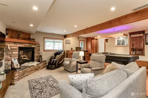 Living - 7486 Riverside Dr E, Sumner, WA 98390 photo 5 of 8