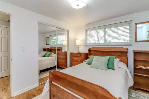 Bedroom - 7486 Riverside Dr E, Sumner, WA 98390 photo 4 of 6