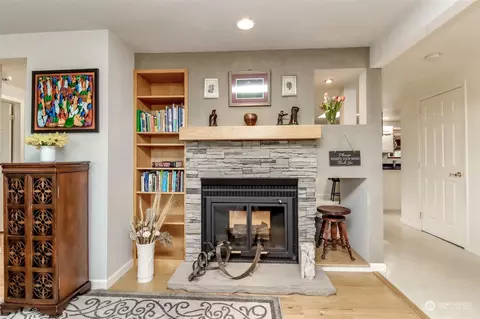 Living - 7486 Riverside Dr E, Sumner, WA 98390 photo 1 of 8