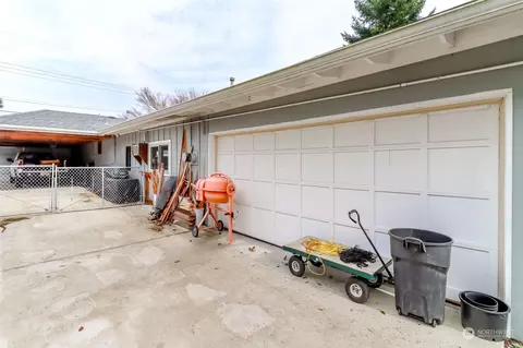 Exterior - 7486 Riverside Dr E, Sumner, WA 98390 photo 8 of 10