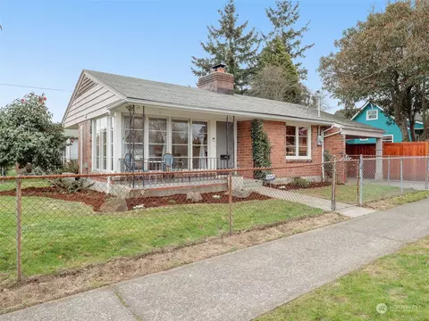 7904 39th Ave SW, Seattle, WA 98136