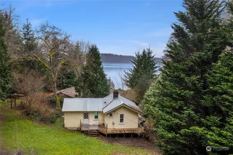 11109 SW Sylvan Beach Rd, Vashon, WA 98070
