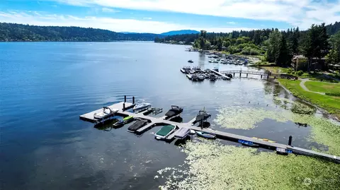 4050 W Lake Sammamish Pkwy NE #301, Redmond, WA 98052